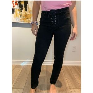 Black front laced mid-rise skinny jeans